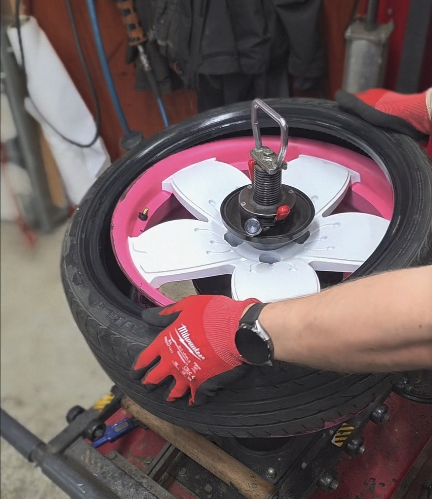 Renkaiden asennus vanteille ja tasapainotus irto (hinta alkaen)