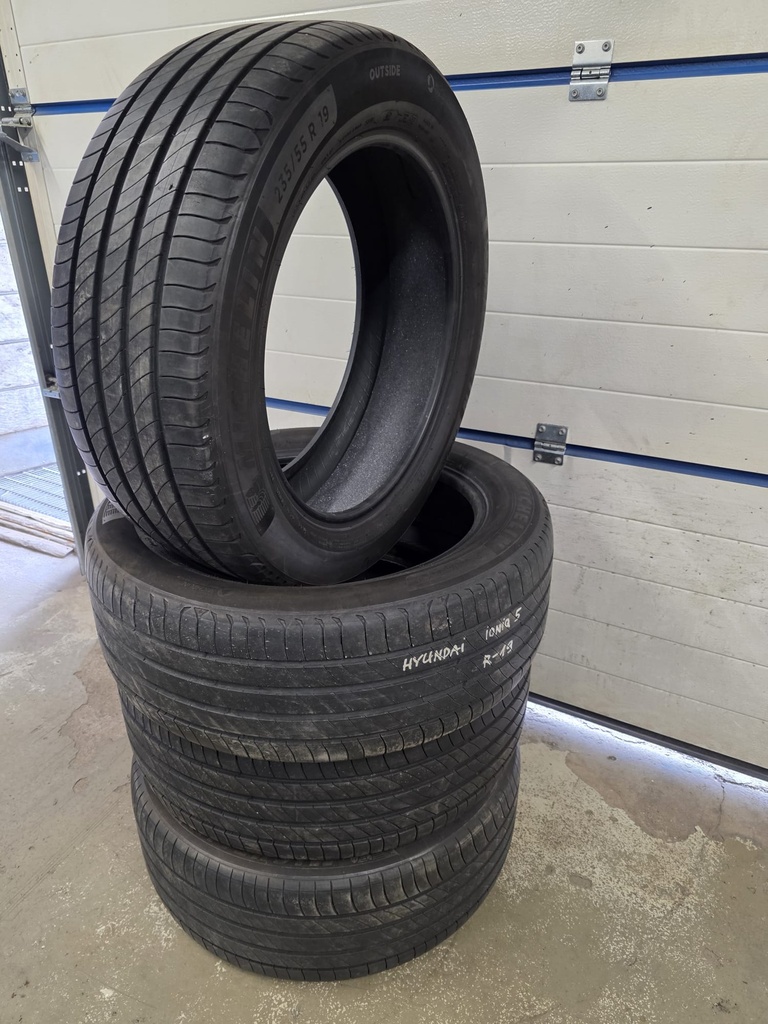 KÄYTETYT 235/55R19 Michelin Primacy 4